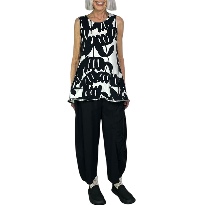 CURVED LEG RUCHED POCKETS PANT