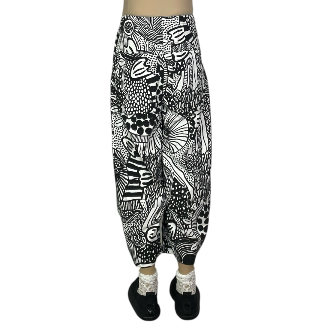 PRINT CURVED LEG PANT