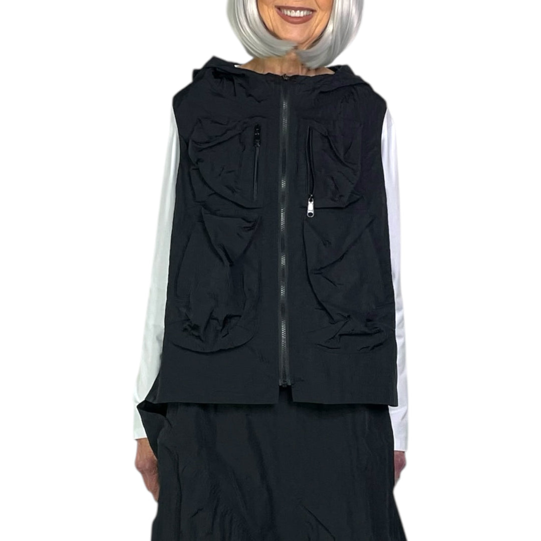 HOODED VEST