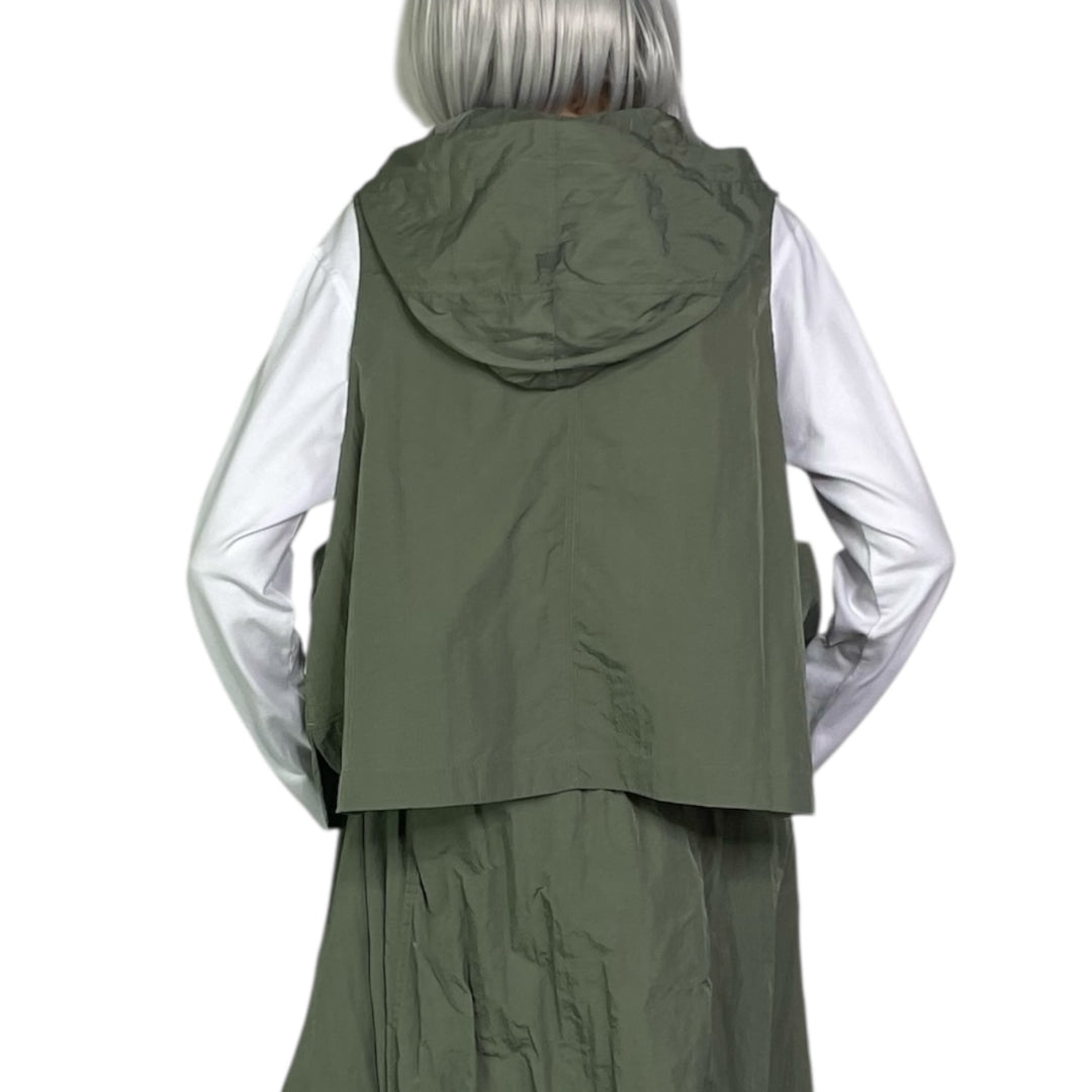 HOODED VEST