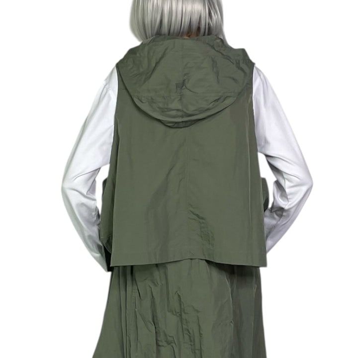 HOODED VEST