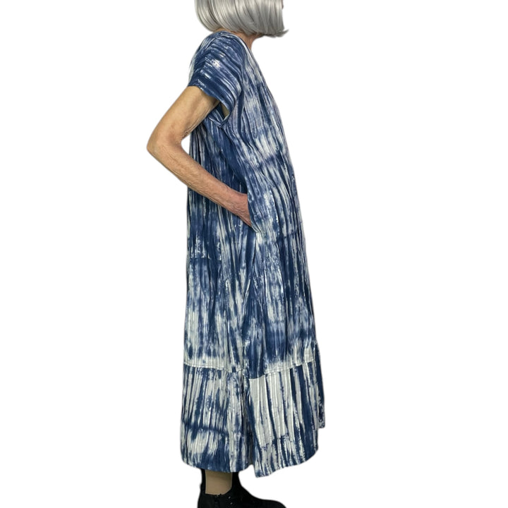 RIPPLE TUCK TIE DYE MIDI DRESS