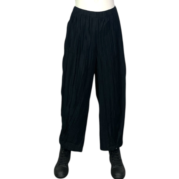 RIPPLE TUCK SOLID BARREL PANT