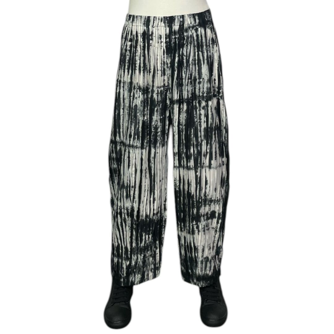 RIPPLE TUCK TIE DYE BARREL PANT
