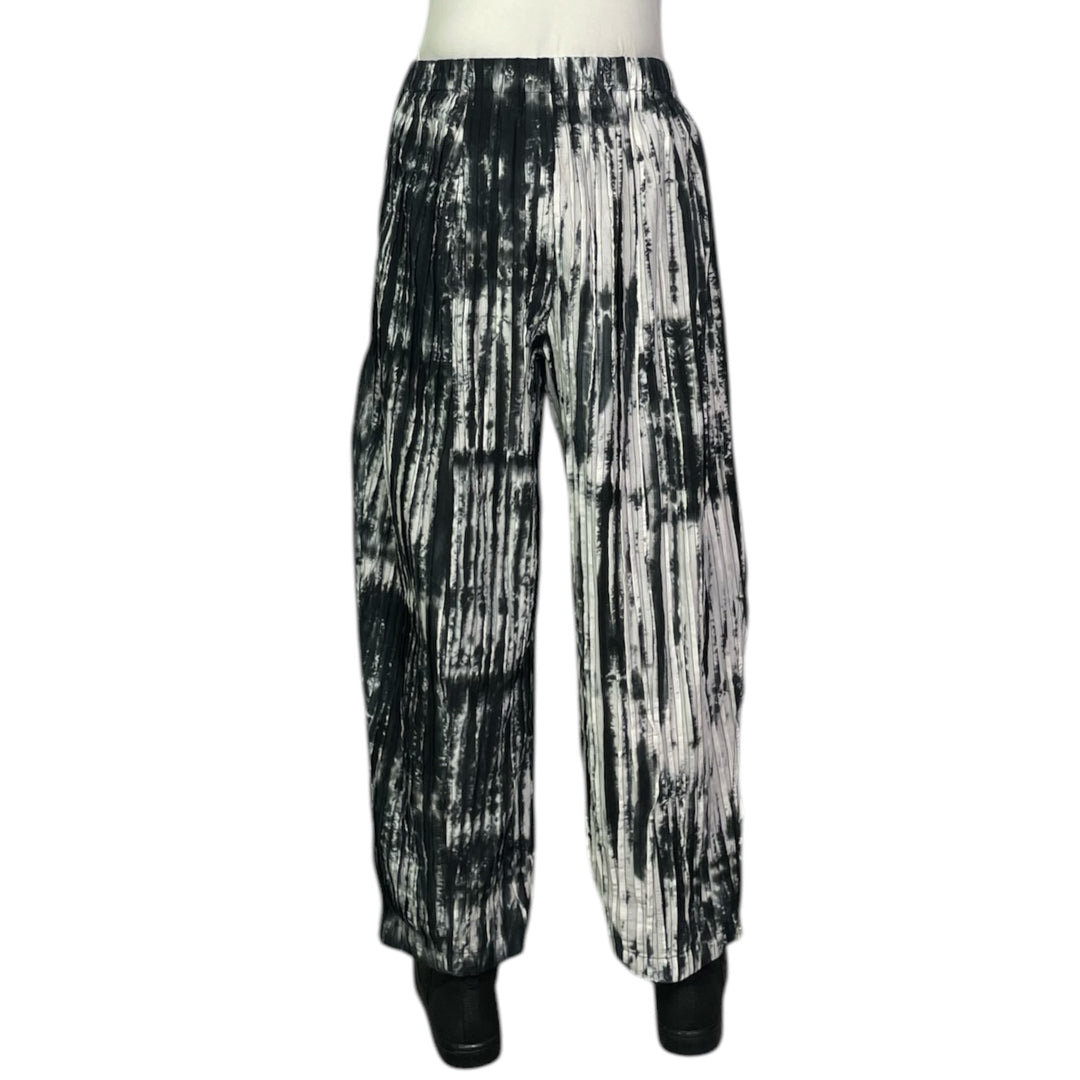 RIPPLE TUCK TIE DYE BARREL PANT