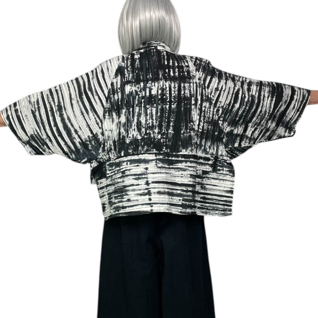 RIPPLE TUCK TIE DYE SHRUG