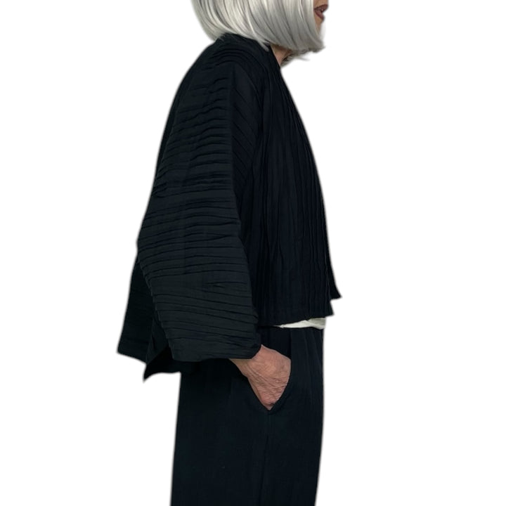 RIPPLE TUCK SOLID SHRUG
