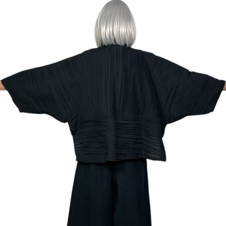 RIPPLE TUCK SOLID SHRUG