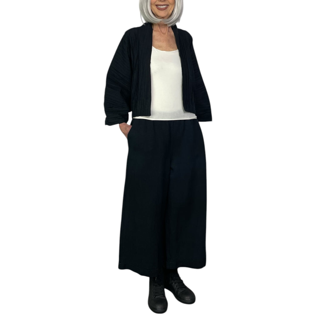 RIPPLE TUCK SOLID SHRUG