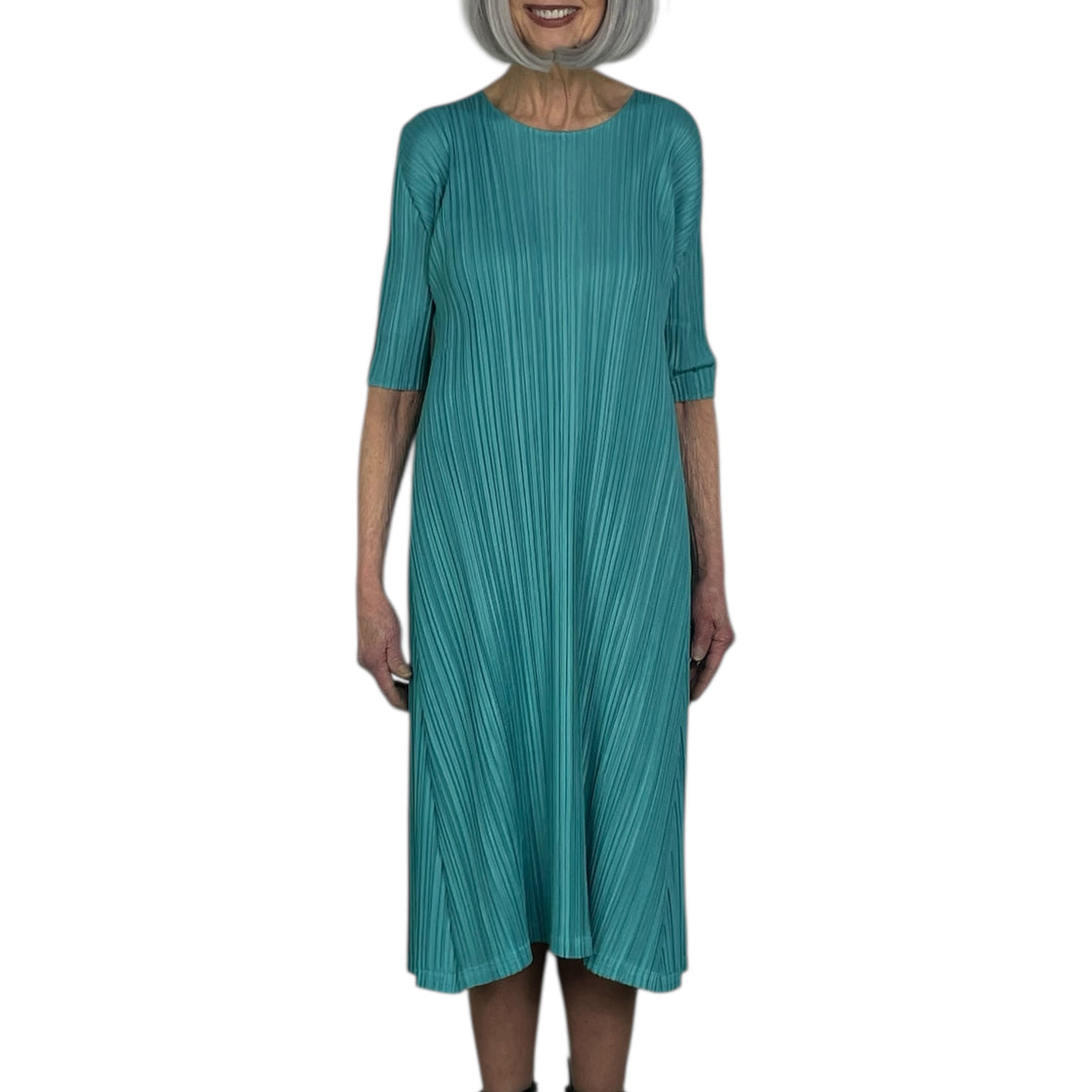 MELLOW PLEATS FLARED DRESS
