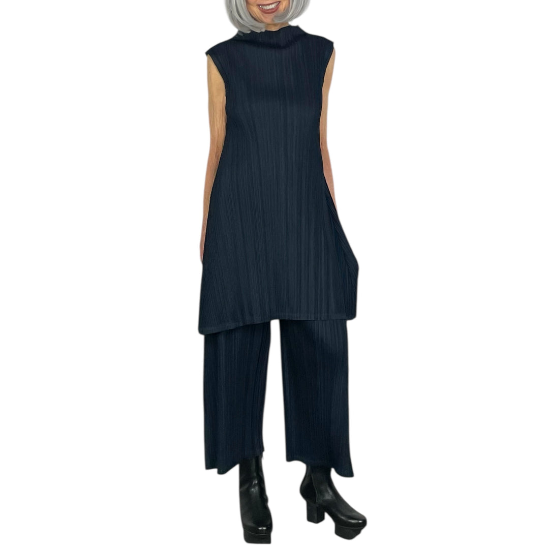 MELLOW PLEATS FLARED PANT