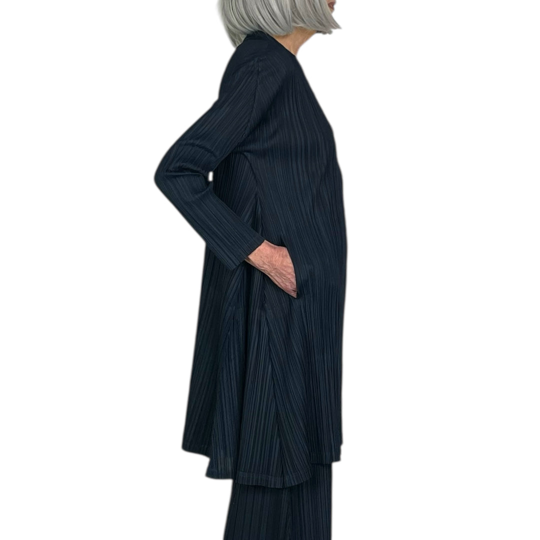 MELLOW PLEATS FLARED COAT