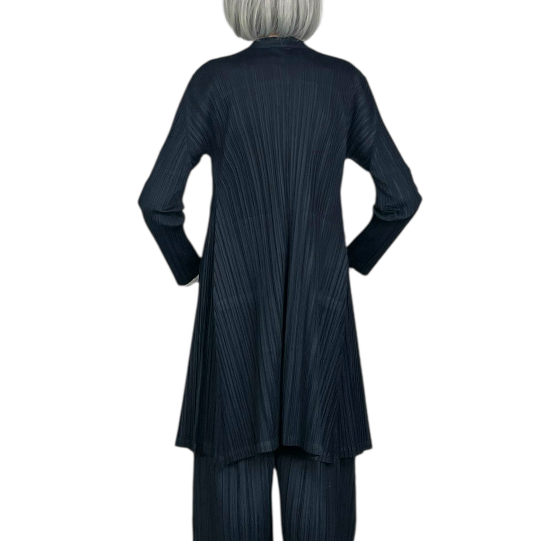 MELLOW PLEATS FLARED COAT