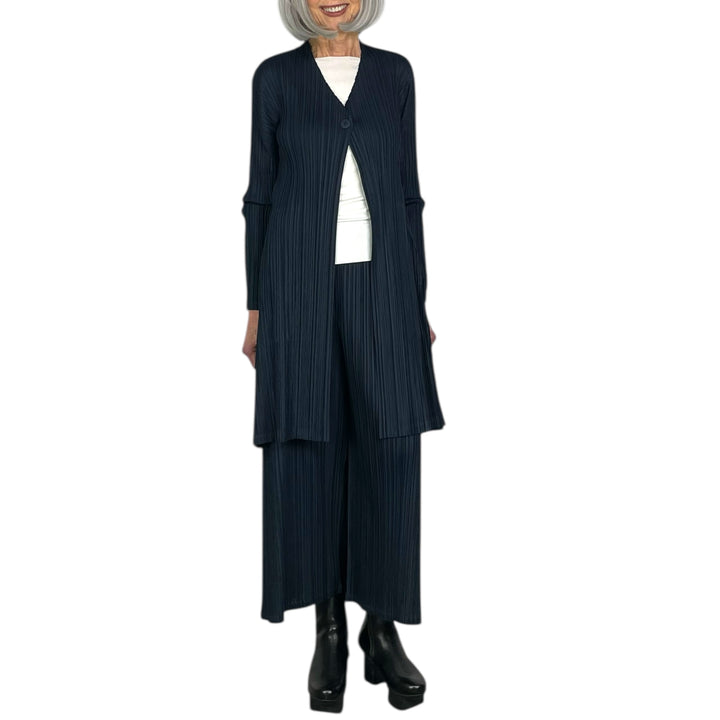 MELLOW PLEATS FLARED COAT