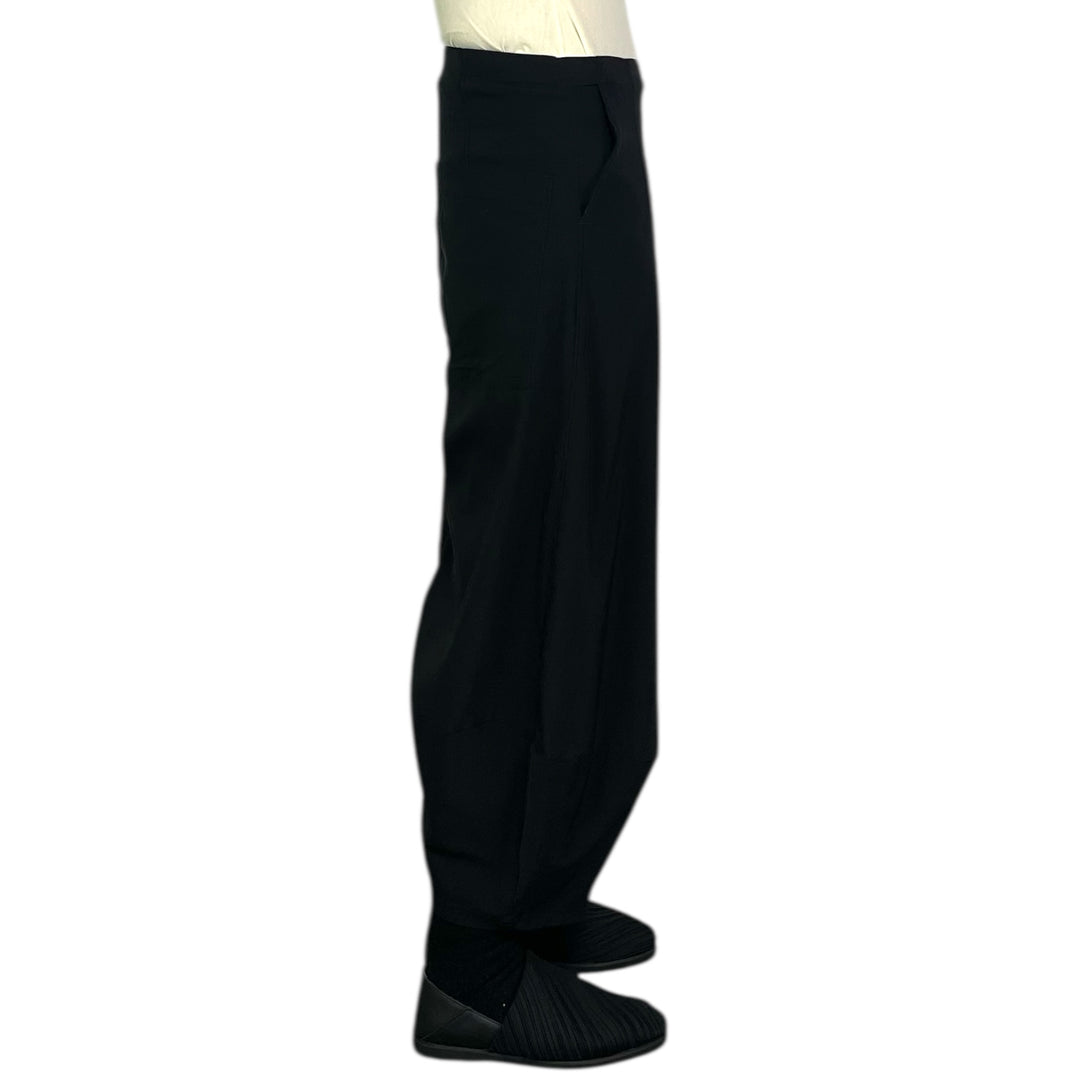 CURVED LEG PANT