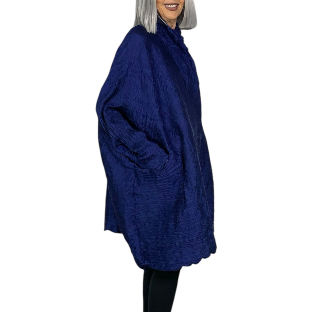 HORIZONTAL PLEAT LINED COAT