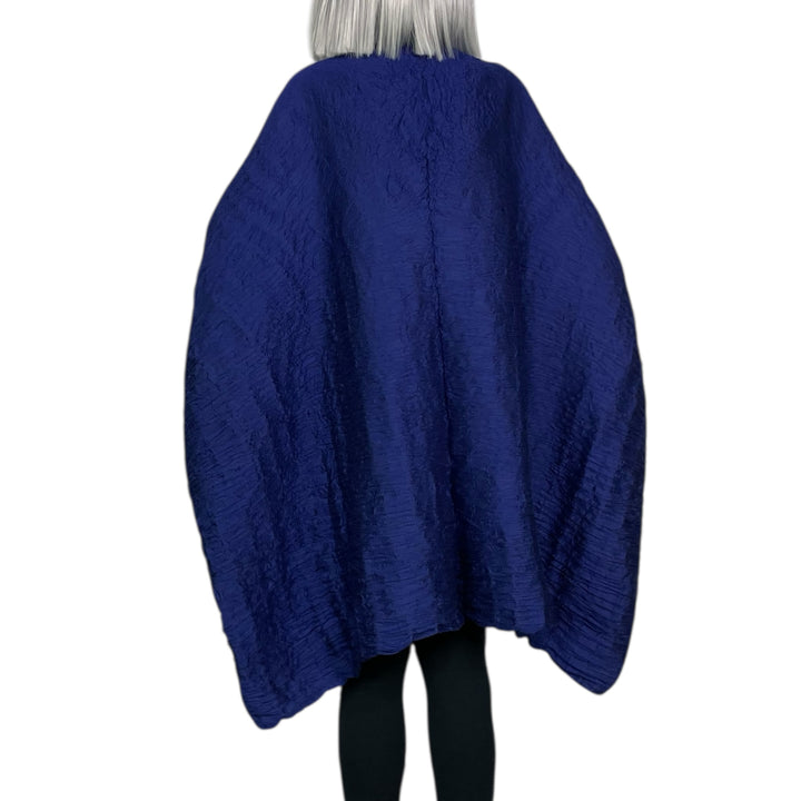 HORIZONTAL PLEAT LINED COAT