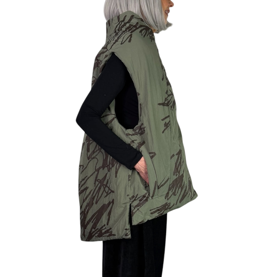 PRINTED PUFFER VEST