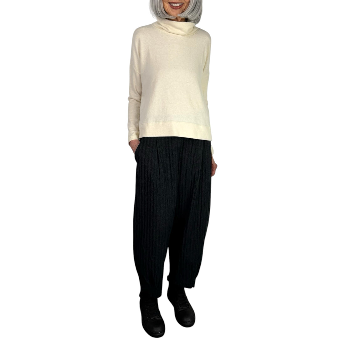 MOYET HI-NECK TOP