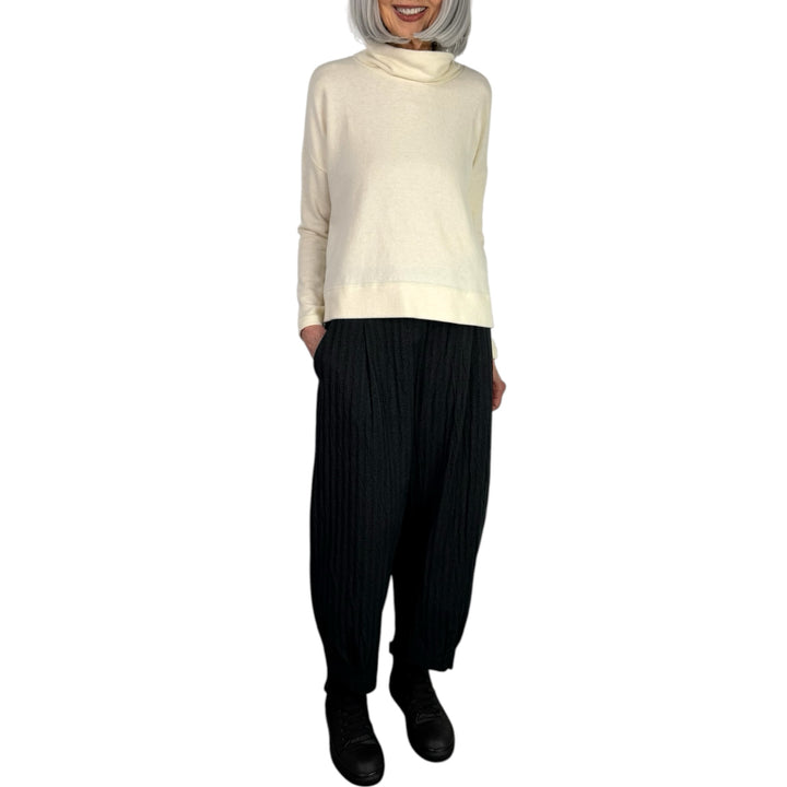 MOYET HI-NECK TOP