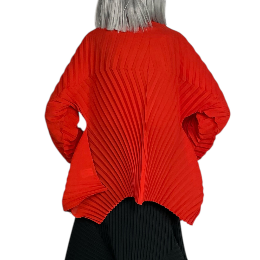 WAVE PLEATS TOP