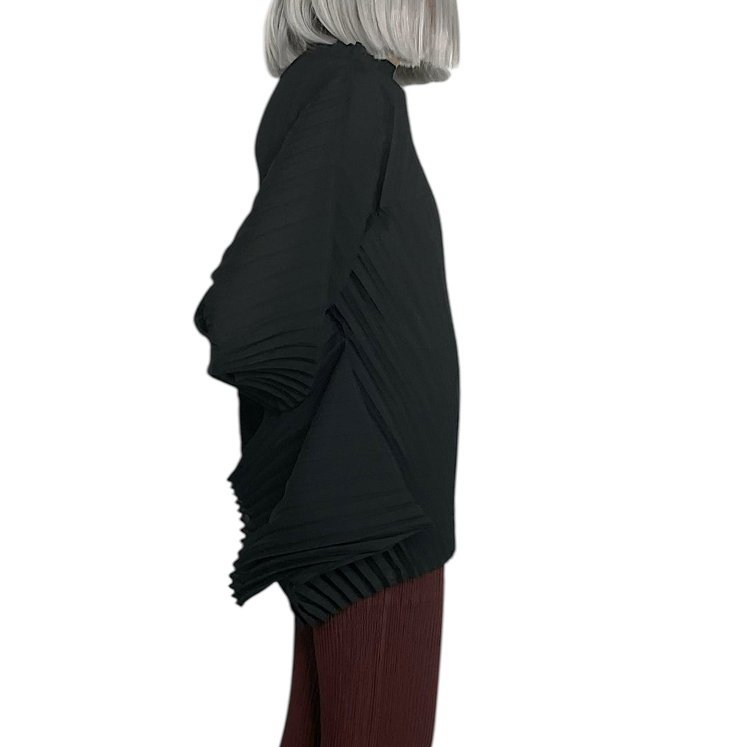 WAVE PLEATS TOP