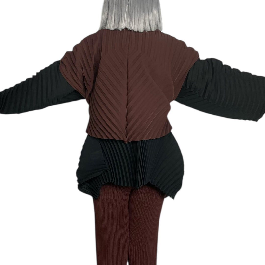 WAVE PLEATS VEST