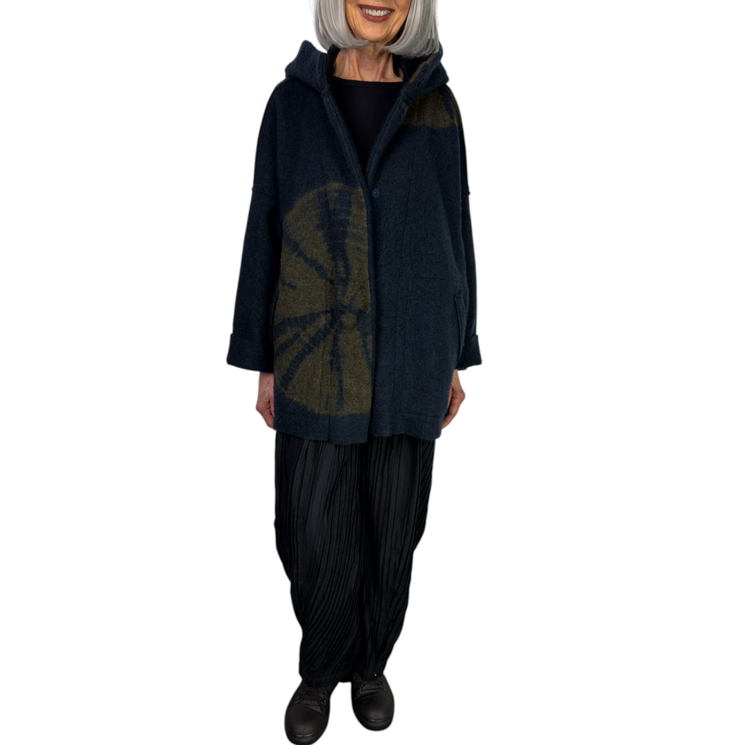 CIRCLE TIE DYE BW HOODIE PONCHO