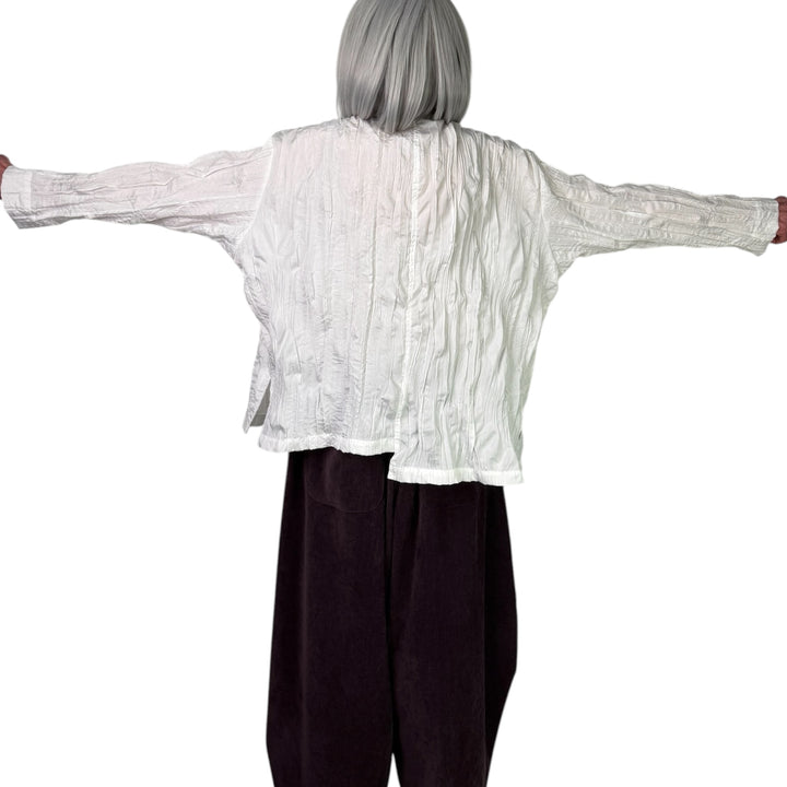 PLEATED STAND COLLAR SHIRT