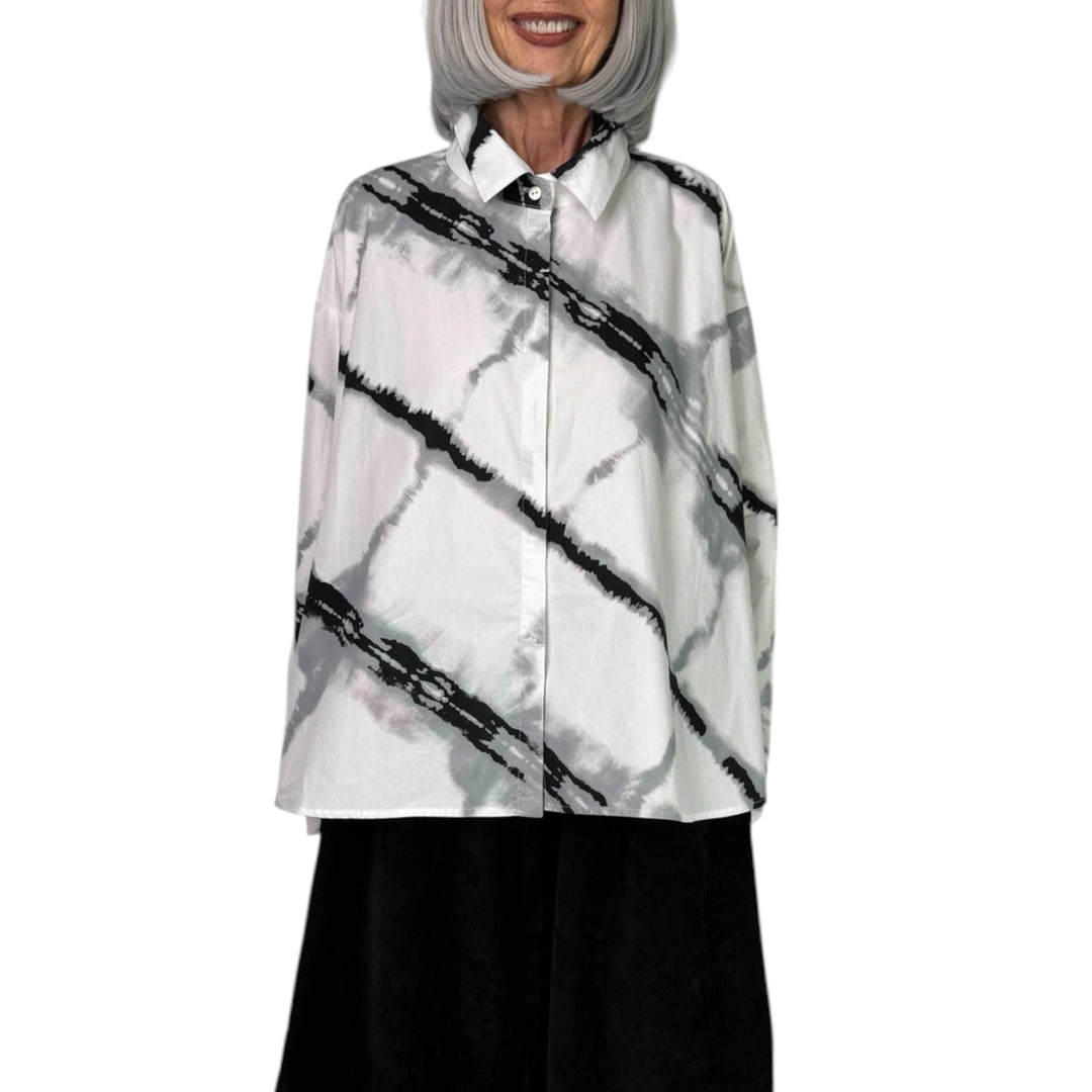 PRINTED HI-LO HEM SHIRT