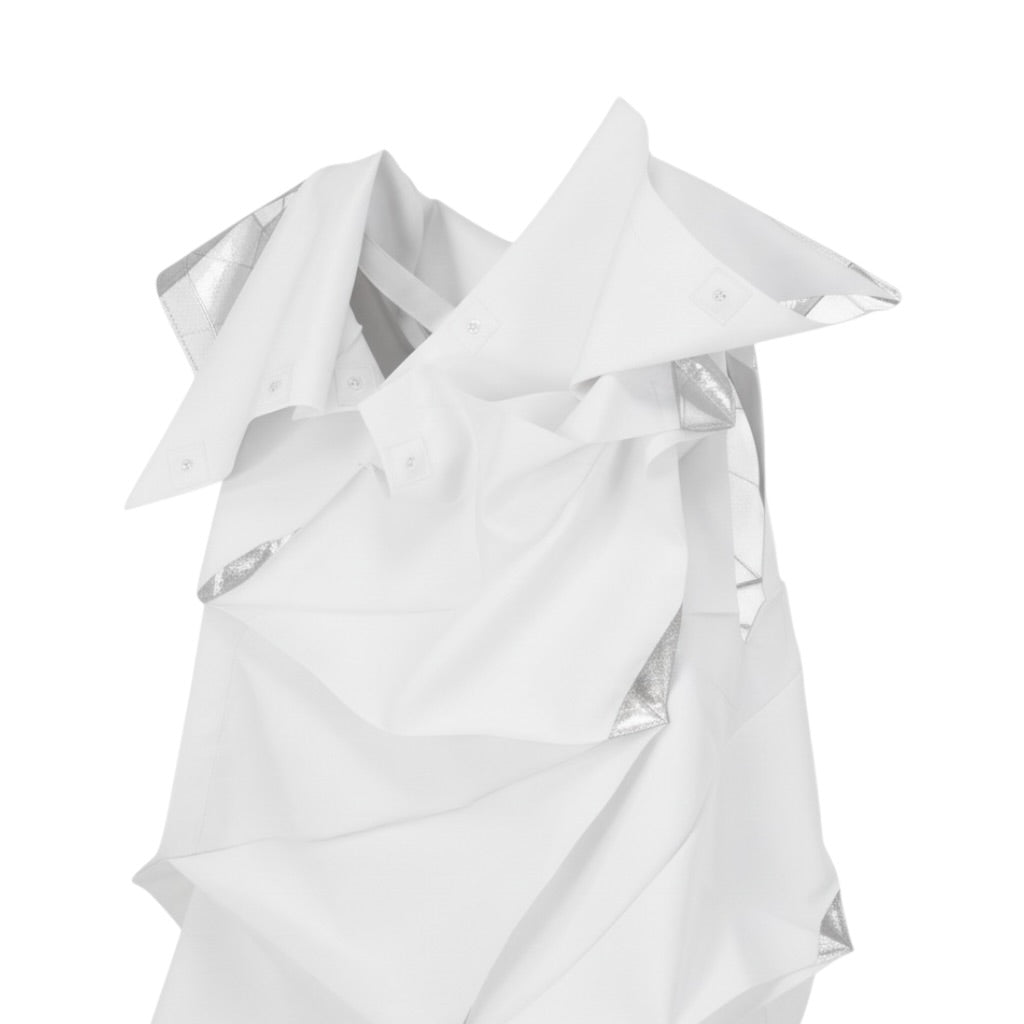 132 5. STANDARD FOIL SLEEVELESS TOP