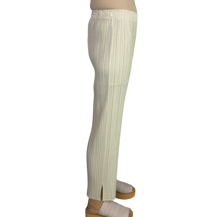 MC : MAY PANT
