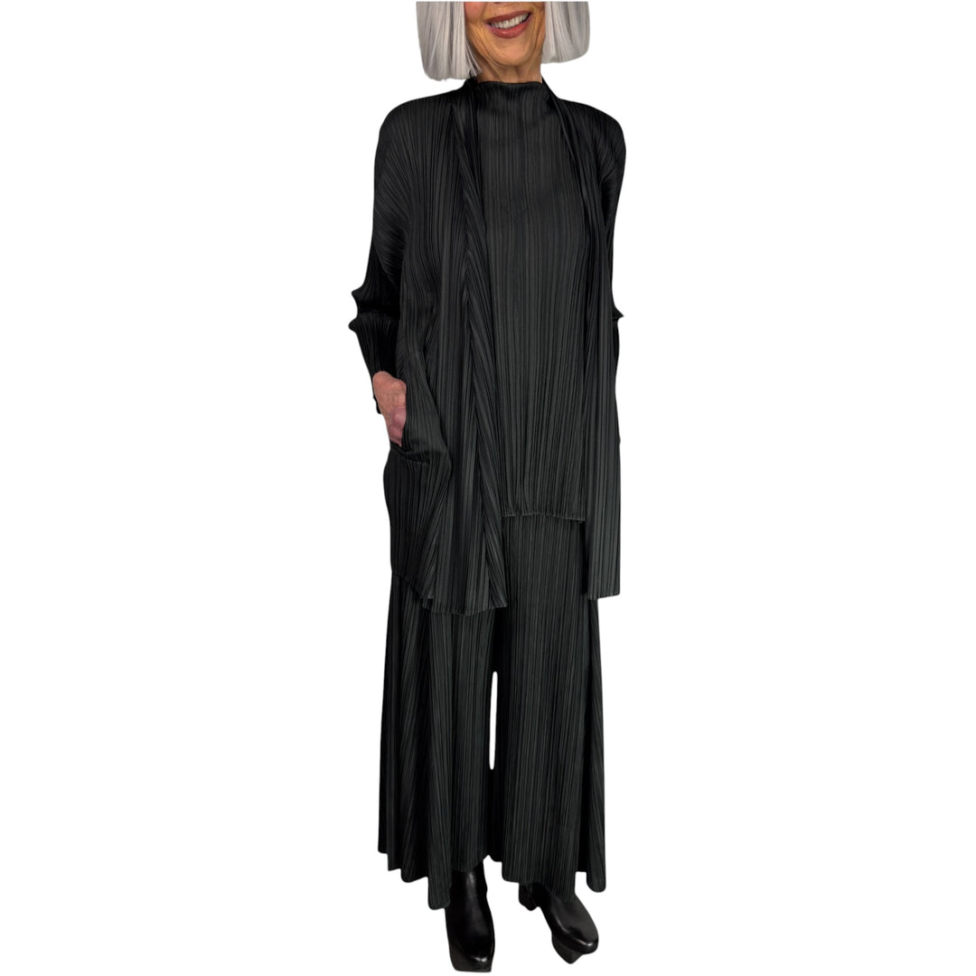 MELLOW PLEATS CARDIGAN