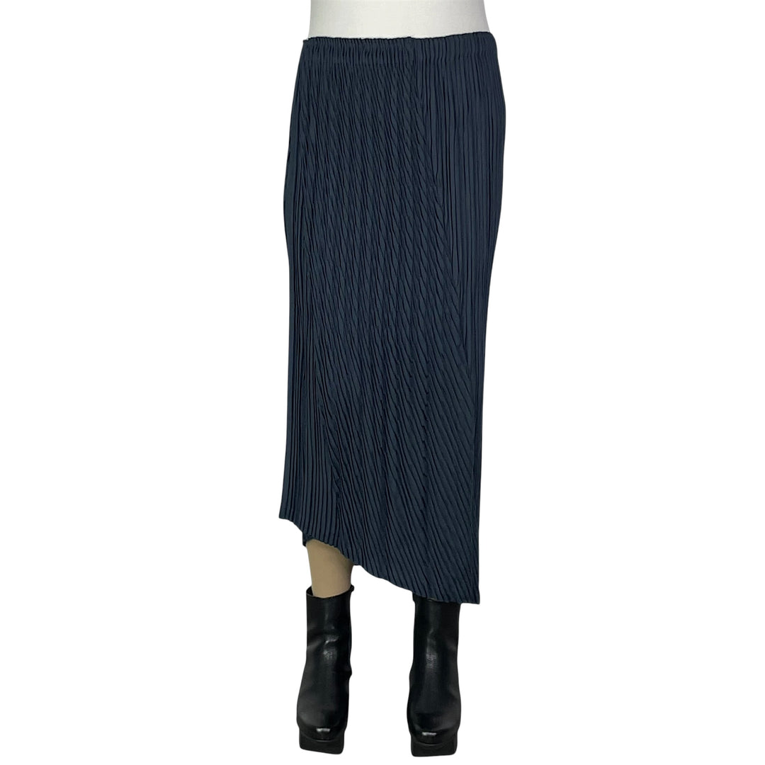 UNFURLING PLEATS SKIRT