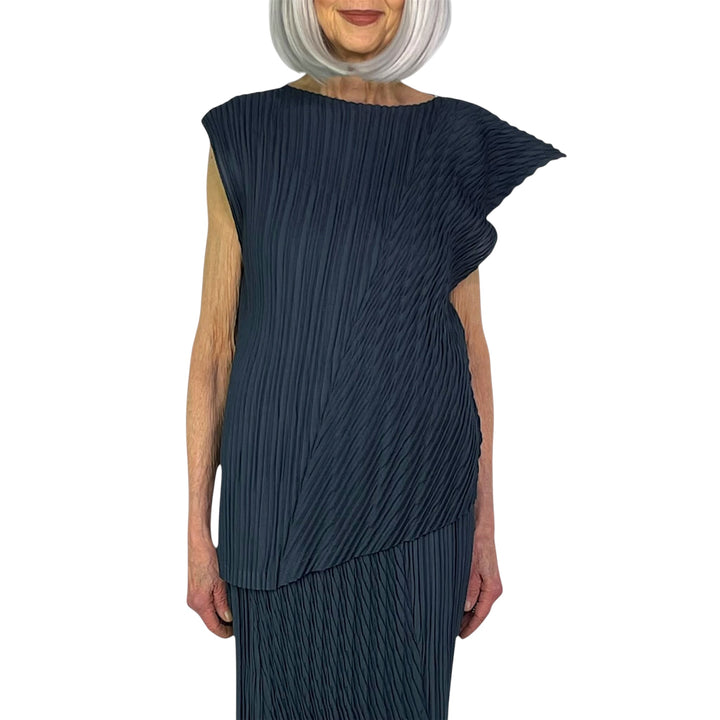 UNFURLING PLEATS TOP