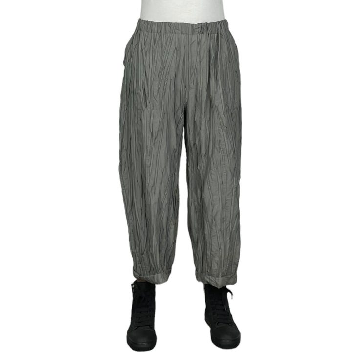 RANDOM TUCK BARREL PANT