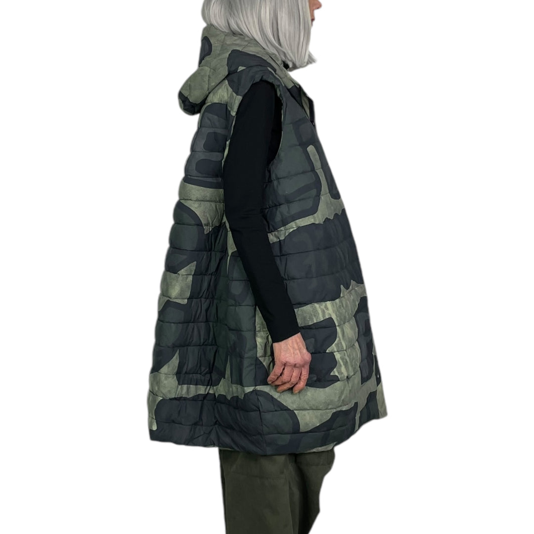 HOODED COAT W/BIG PRINT QUILTED VEST